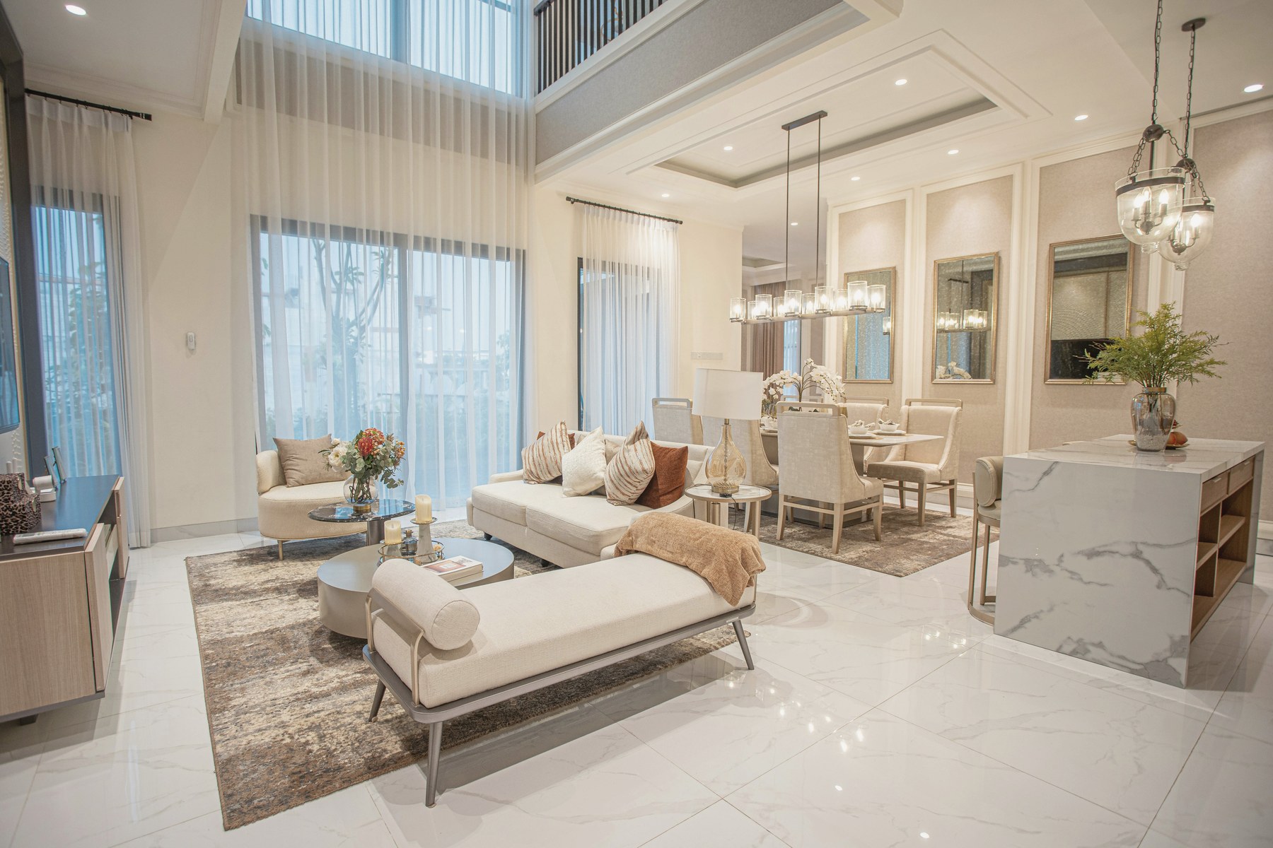 Sunlit residence with generous lounge seating and an open kitchen